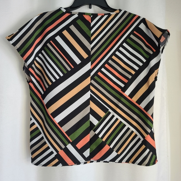 3/$12 or 5/$17⭐️Stripes Blouse - Picture 3 of 7